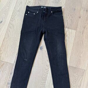 BLK DNM Black Skinny Jeans – Slim Fit – Distressed Knee